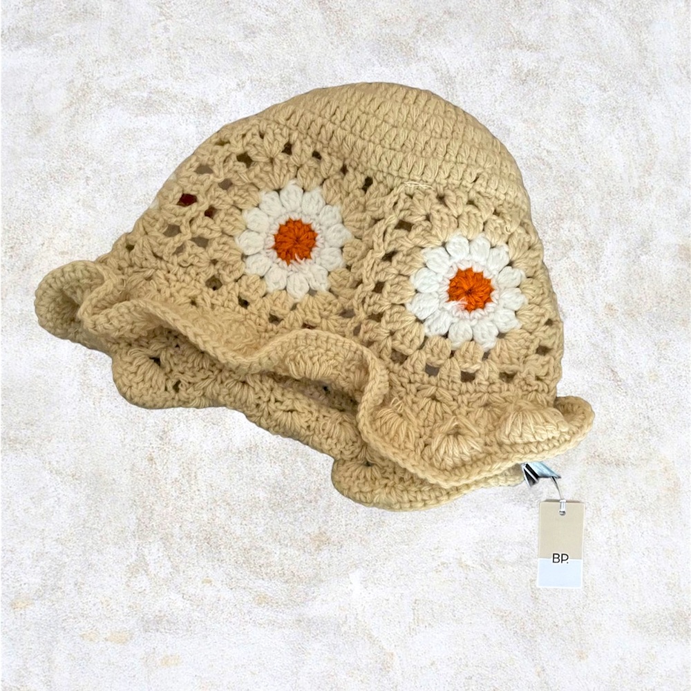 Bp crochet tan and orange flower bucket hat
